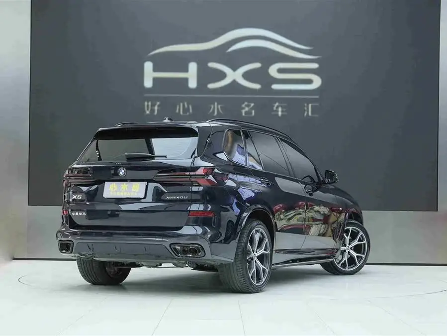 بي إم دبليو X5 2023 xDrive 30Li حزمة M الرياضية الليلية الحصرية