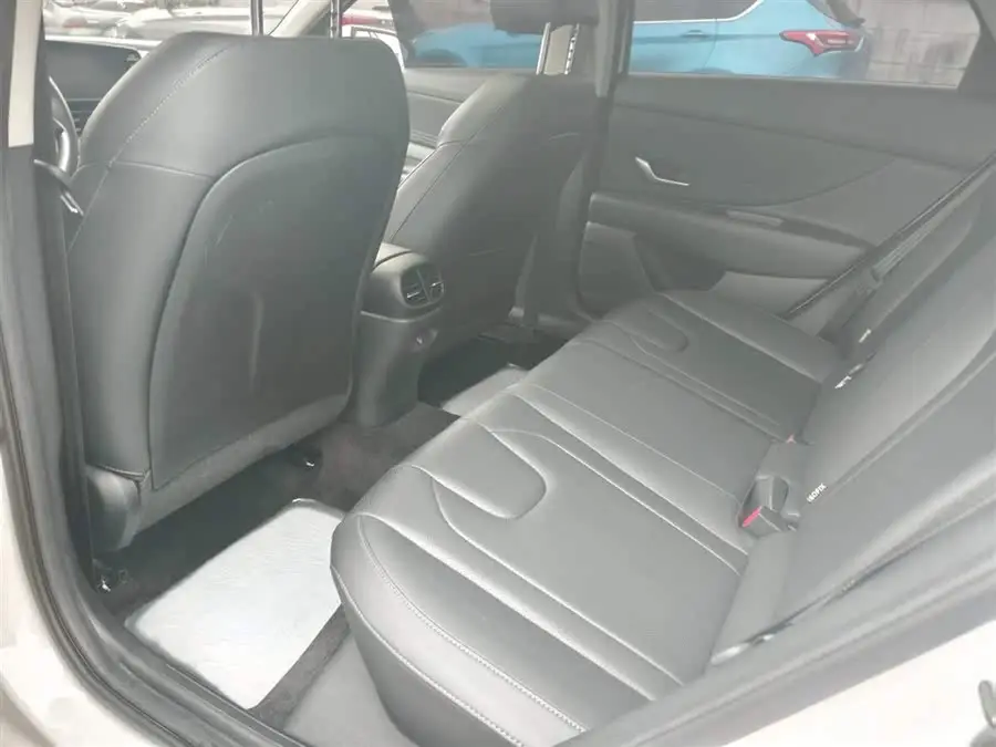 إيلانtra 2023 1.5 لتر CVT GLS النسخة الرائدة