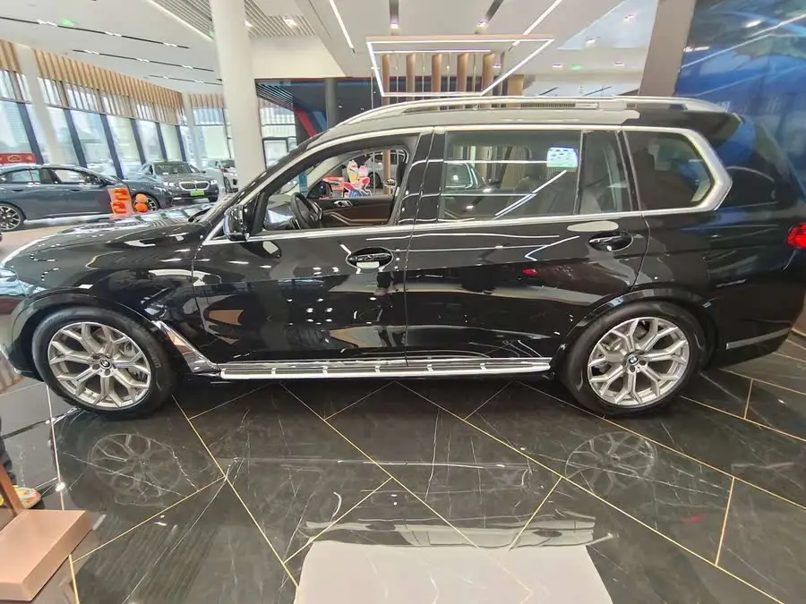 بي إم دبليو X7 2024 xDrive40i حزمة فاخرة رائدة