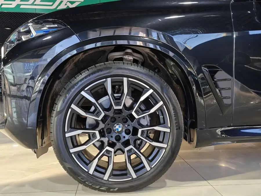 BMW X5 2023 xDrive 40Li M Sport Blackout Package