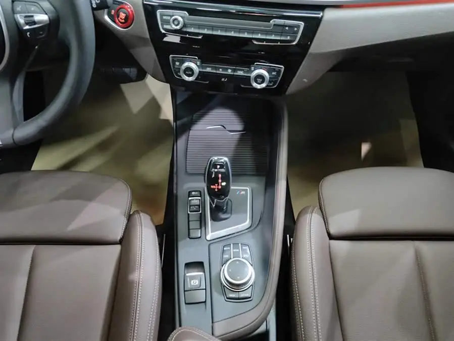 BMW X1 2021 sDrive25Li Leading Edition