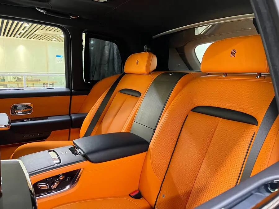 كولينان 2018 نسخة بأربعة مقاعد