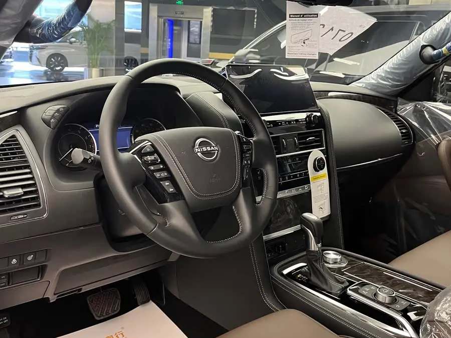 2023 نيسان أرمادا 5.6 لتر بلاتينوم إديشن