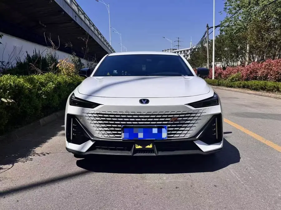 شانجان UNI-V 2022 1.5T المتفوقة