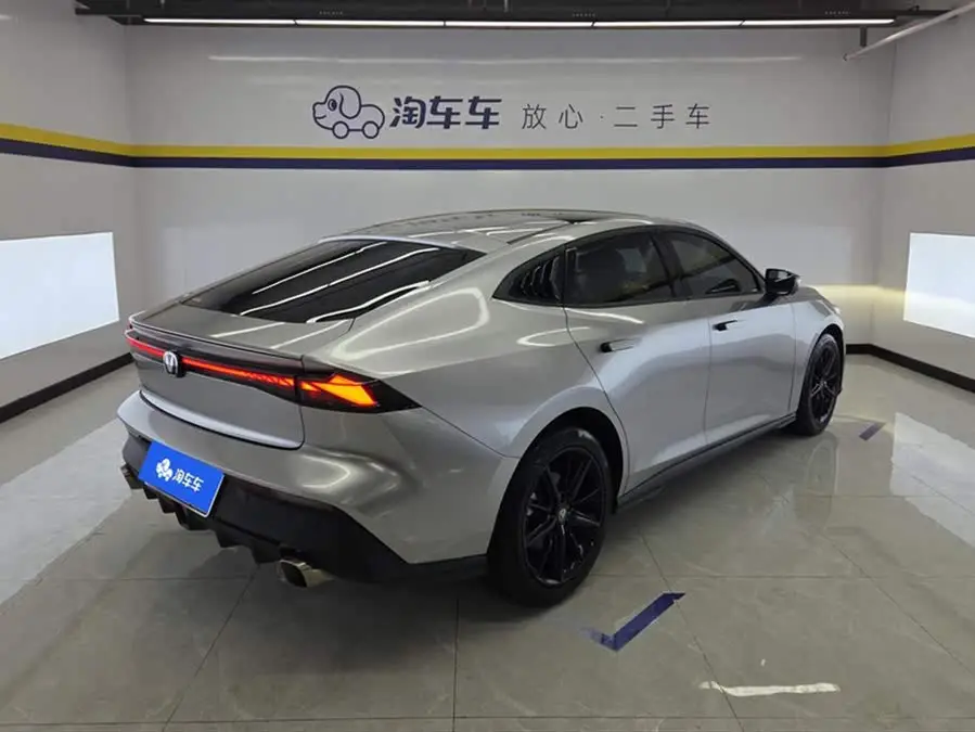 Changan UNI-V 2022 1.5T Premium