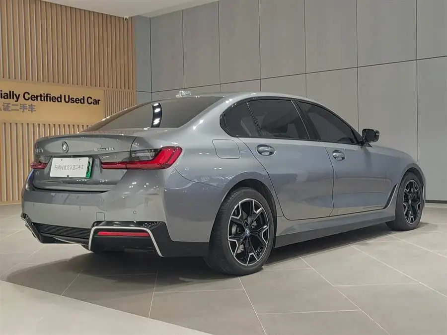 بي إم دبليو i3 2023 eDrive 40 L حزمة الليل