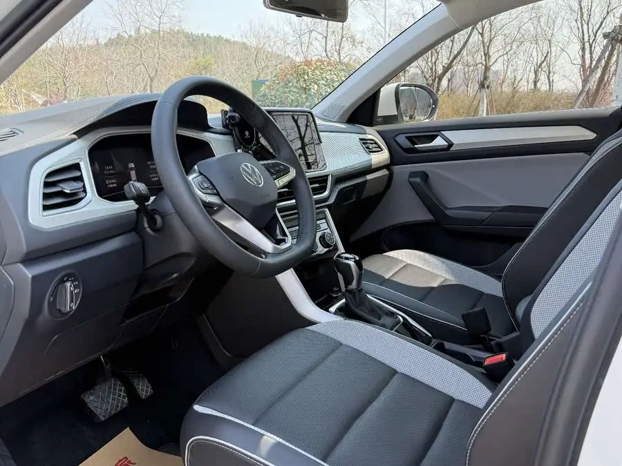 T-ROC 2023 نموذج 280TSI DSG دفع ثنائي إصدار الزمن