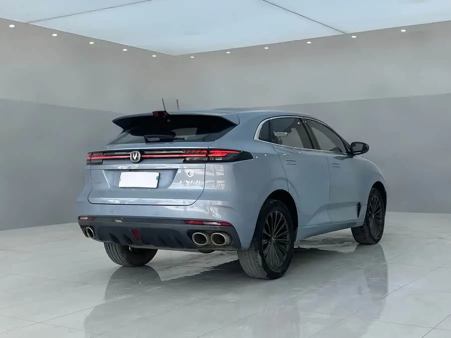 تشانجان UNI-K 2021 2.0T الفخمة