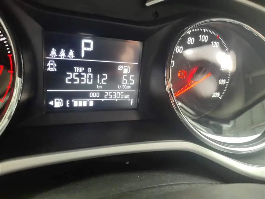 2021 شيفروليه كافاليير 325T إصدار أوتوماتيكي زينيو