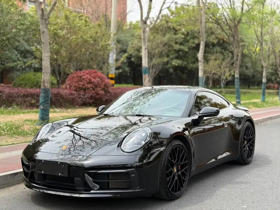 بورش 911 2023 كاريرا إس 3.0T