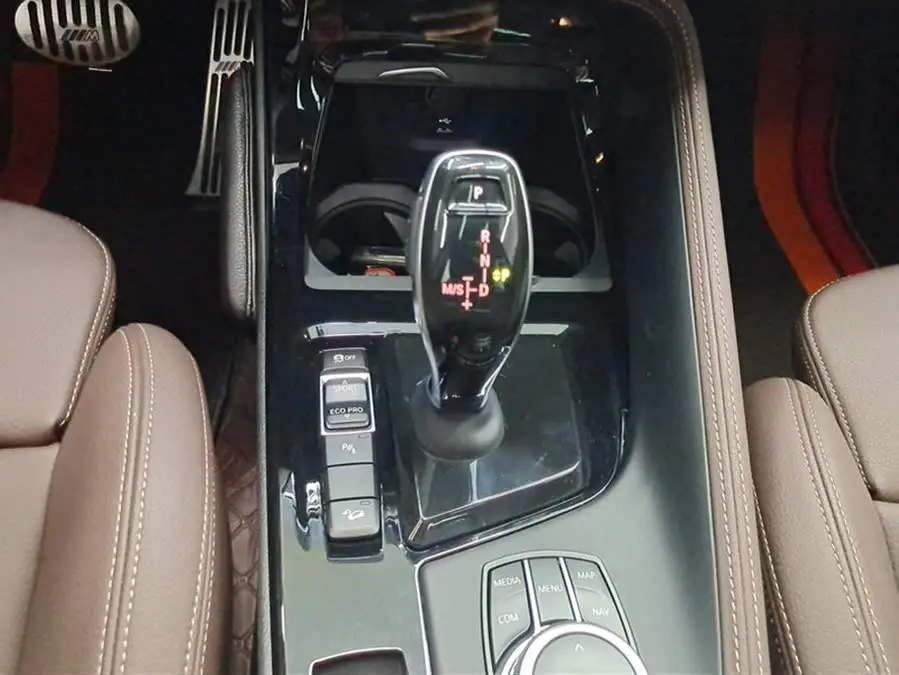 بي ام دبليو X1 2020 xDrive25Li الفئة الفاخرة