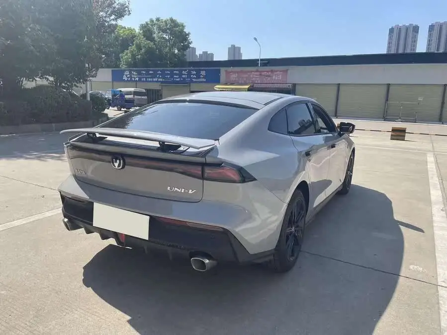 Changan UNI-V 2022 1.5T Premium