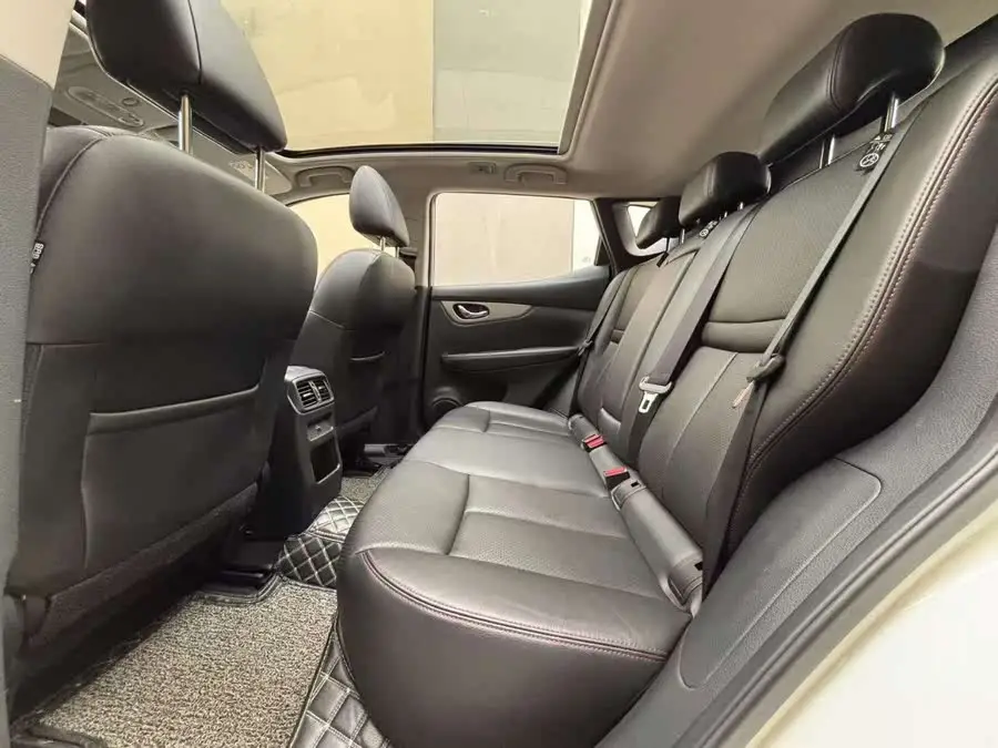 2021 نيسان إكس-تريل 2.0 لتر CVT فئة الرفاهية