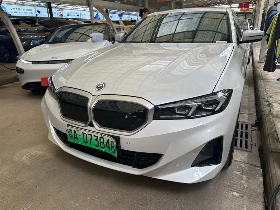 بي إم دبليو i3 2022 eDrive 35 L