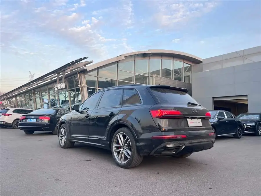 Audi Q7 2022 55 TFSI quattro S line Ice Snow Sport Edition
