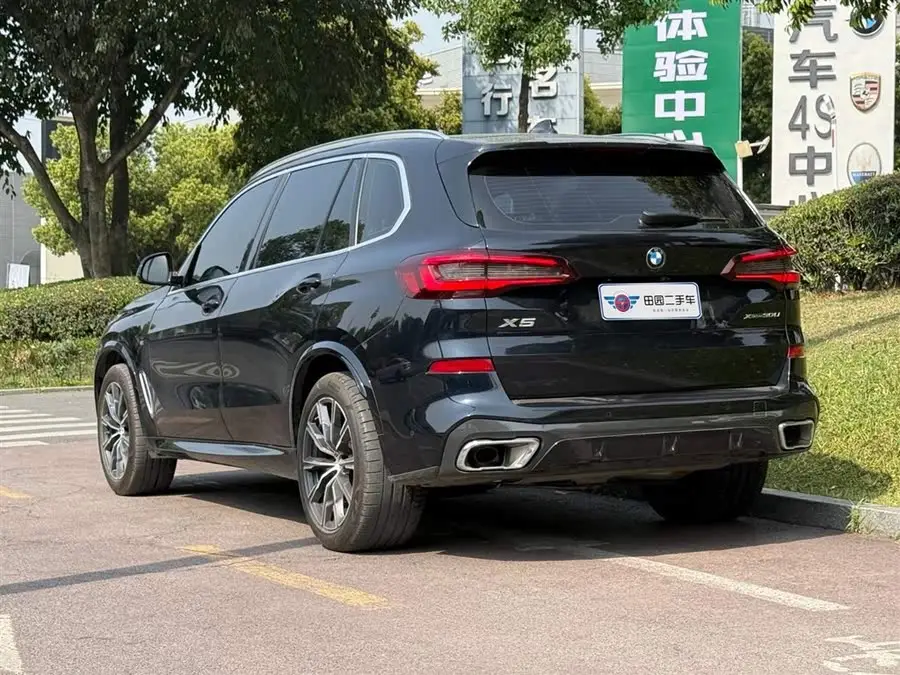 بي إم دبليو X5 2022 xDrive 30Li حزمة M الرياضية الفاخرة