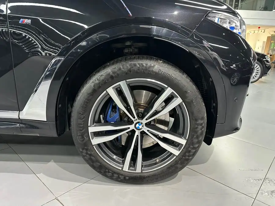 بي إم دبليو X7 2022 xDrive40i باقة M الرياضية