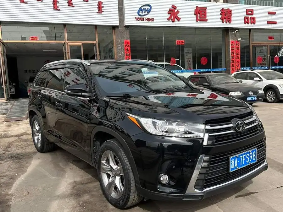 Highlander 2018 2.0T AWD Premium 7-Seater National VI