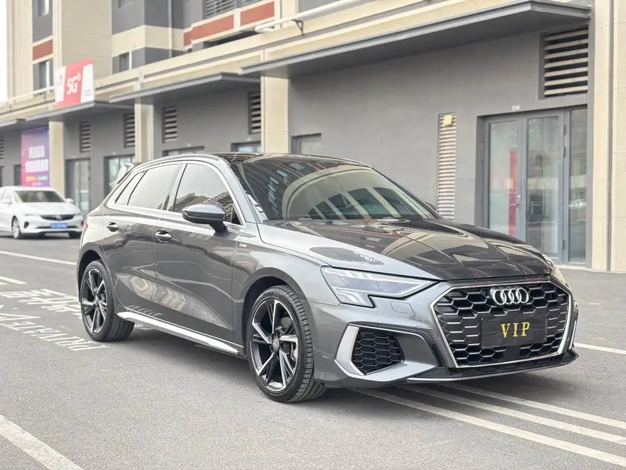 أودي A3 2023 موديل مُحدث سبورت باك 35 TFSI إصدار رياضي أنيق