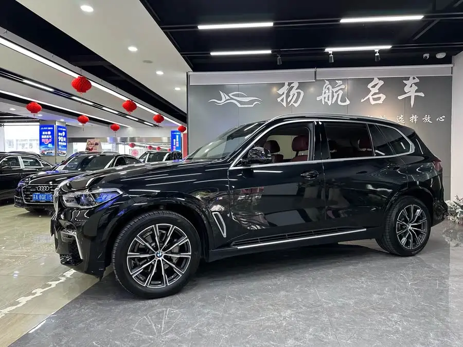 بي إم دبليو X5 2022 طراز مُعدل xDrive 30Li حزمة M الرياضية الفاخرة