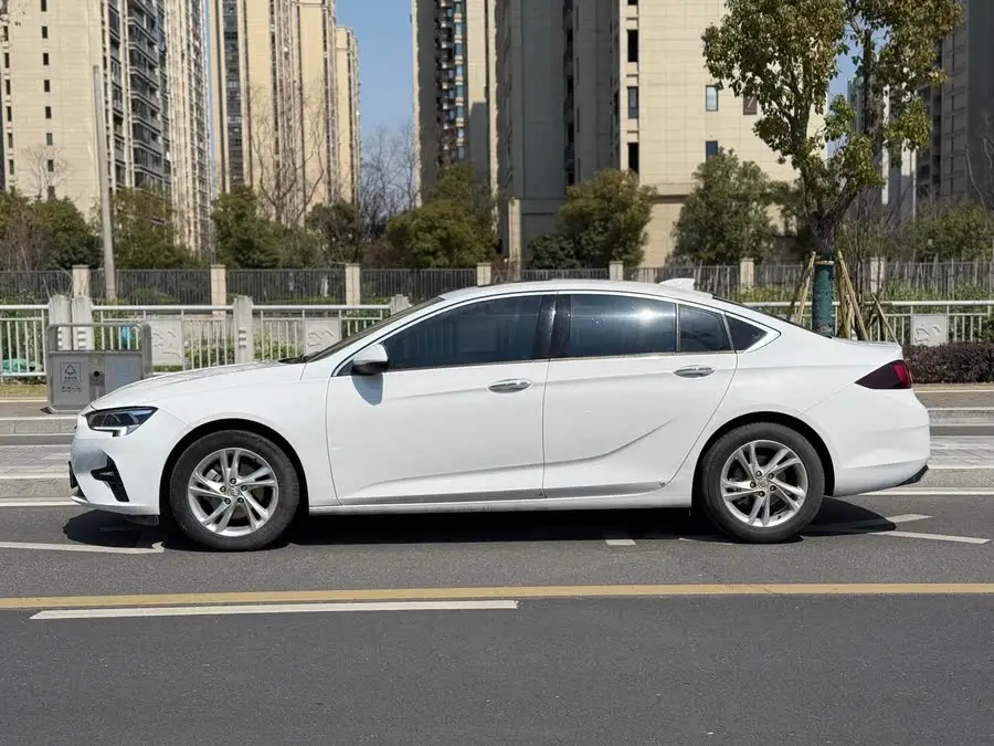 بيوك ريجال 2021 552T النخبة