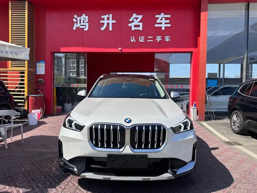 بي إم دبليو X1 2023 xDrive25Li حزمة تصميم X