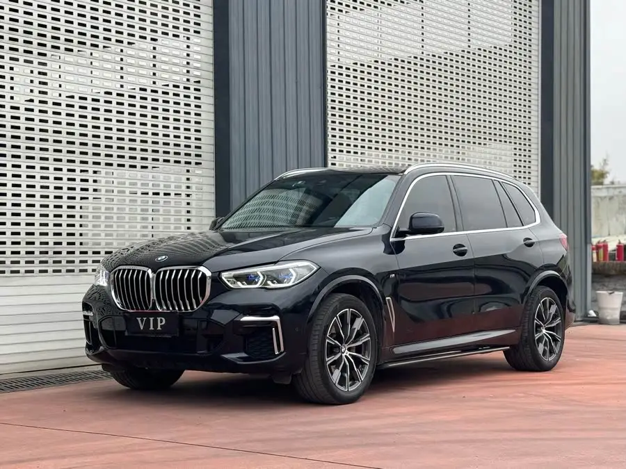 بي إم دبليو X5 طراز 2022 تحديث xDrive 30Li حزمة رياضية M