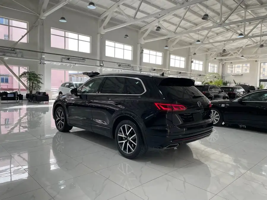 Touareg 2023 3.0 TSI R-Line Classic Sport Package