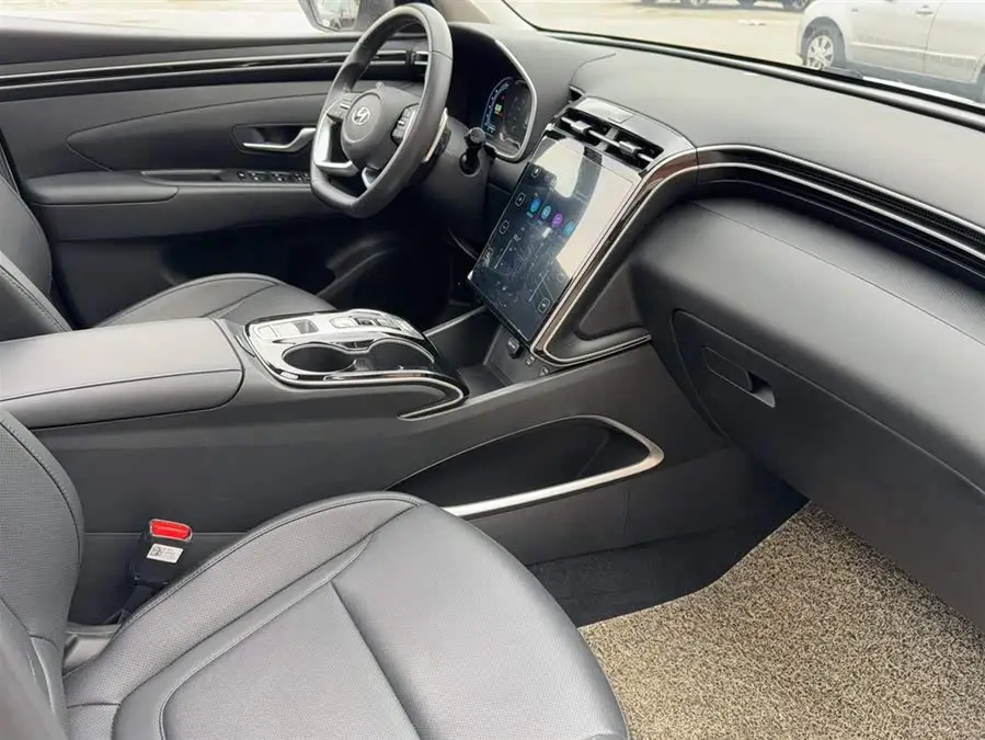 2023 هيونداي توكسون L 1.5T أوتوماتيكي دفع ثنائي GLX إلكت