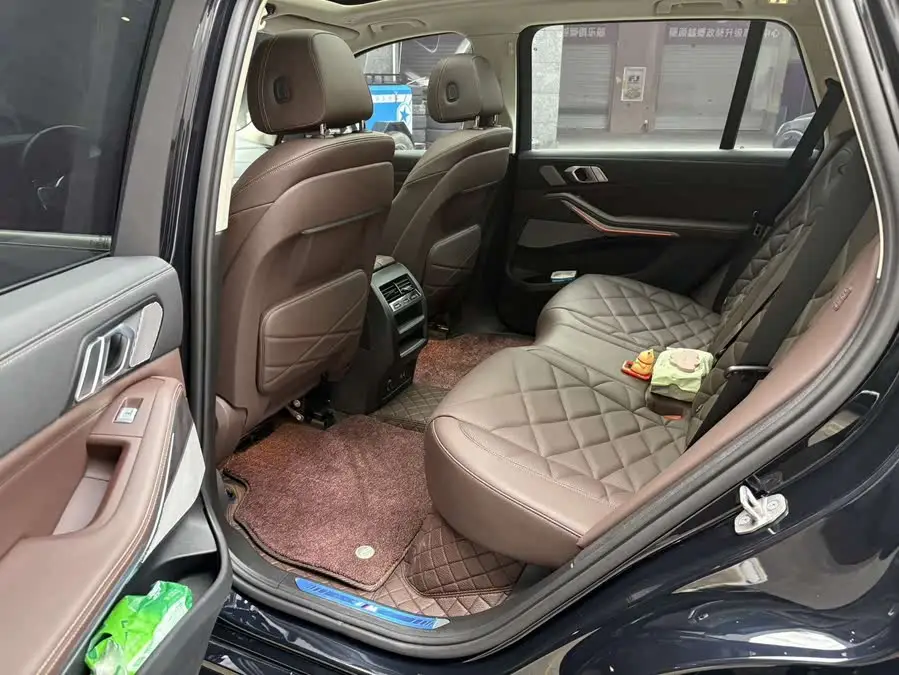 بي ام دبليو X5 2022 xDrive 30Li باقة M الرياضية الفاخرة