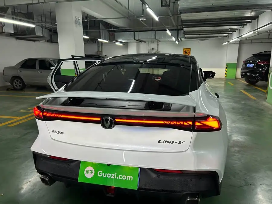 Changan UNI-V 2023 1.5T Premium