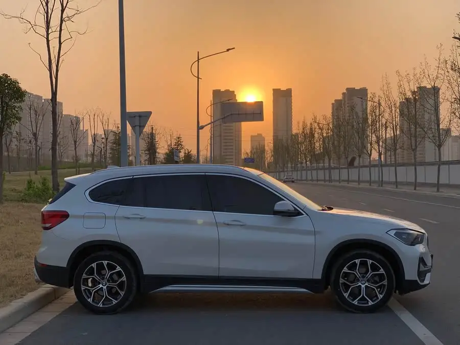 بي إم دبليو X1 2021 طراز مُجدد sDrive20Li فئة فاخرة