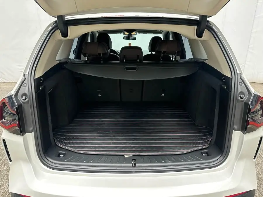 BMW iX3 2022 Leading Version