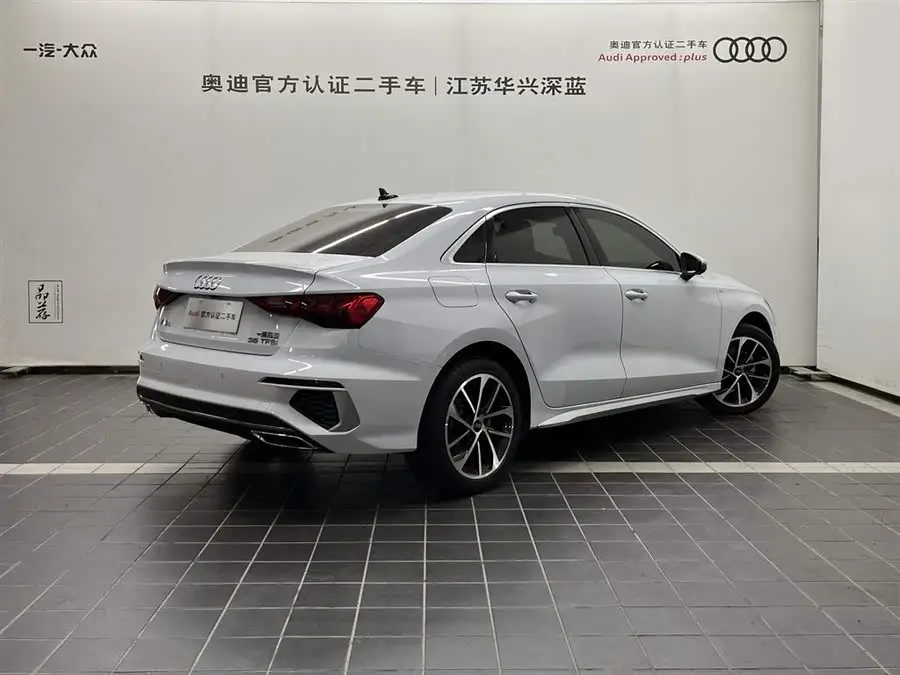 أودي A3 2022 A3L ليموزين 35 TFSI النسخة الرياضية المتقدمة