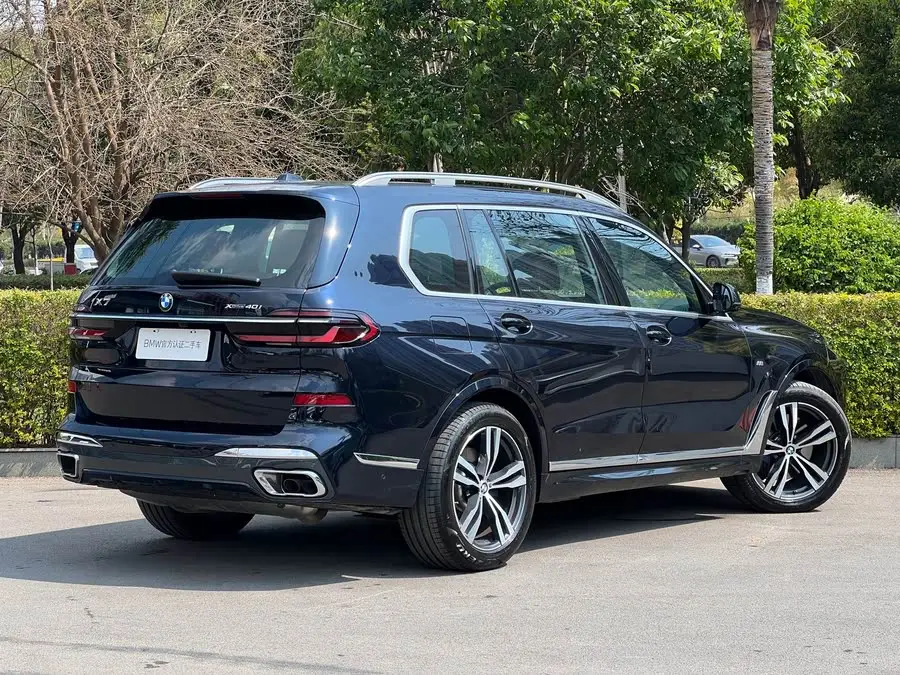 بي إم دبليو X7 2023 xDrive40i حزمة رياضية M