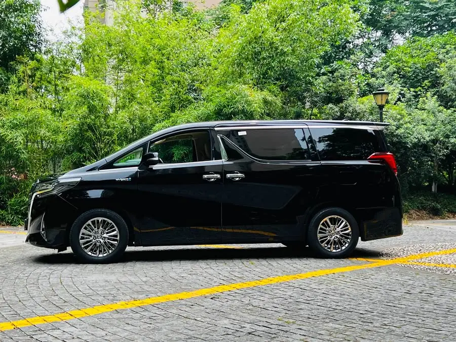 ألفارد 2021 هايبرد 2.5 لتر إكزكيوتف