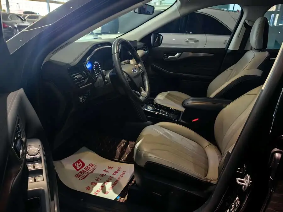 فورد إيسكايب 2020 إيكوبوست 245 إصدار الاستمتاع بالدفع الثنائي