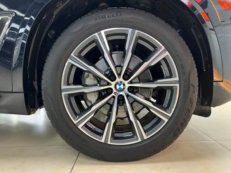 بي إم دبليو X5 2022 طراز مُعدل xDrive 30Li حزمة M الرياضية