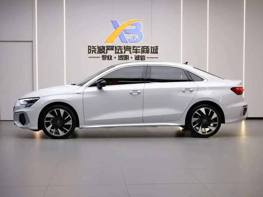 أودي A3 2023 A3L ليموزين 35 TFSI الطراز الرياضي العصري