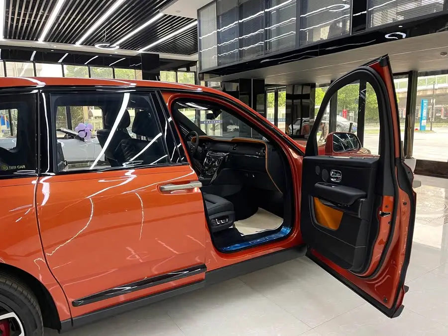 كولينان 2024 بلاك بادج