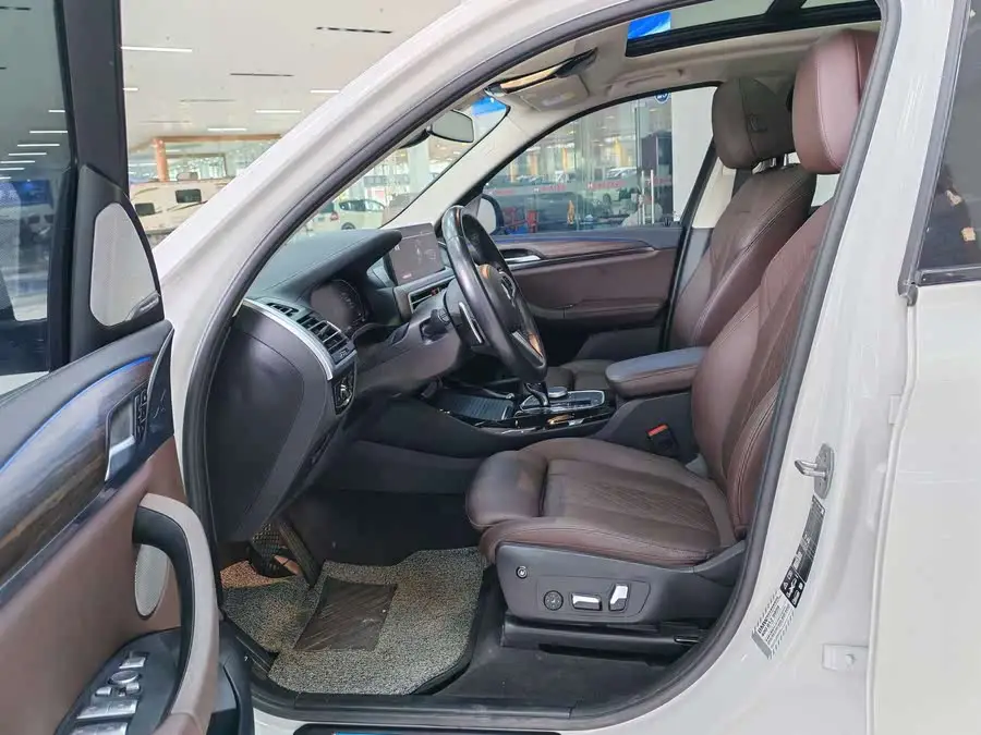 بي إم دبليو X3 2022 نموذج معدل xDrive30i نموذج رائد حزمة M ليلية