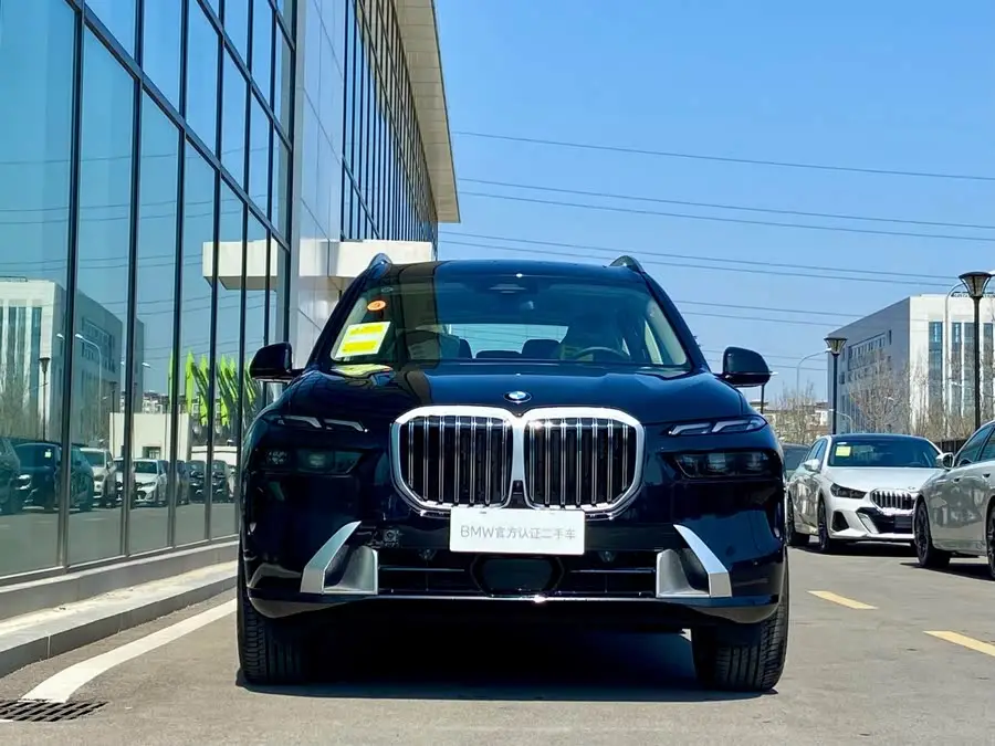 بي إم دبليو X7 2024 xDrive40i حزمة الرفاهية المتقدمة