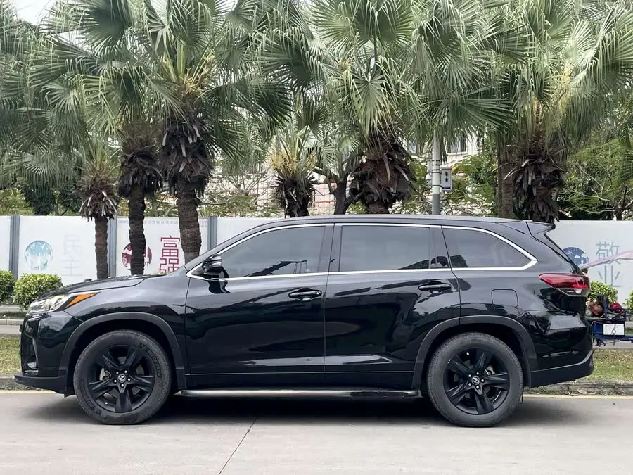 Highlander 2018 2.0T AWD Knight Edition 7-Seater National VI
