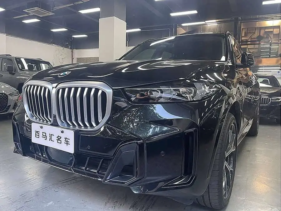 بي إم دبليو X5 2023 xDrive 30Li حزمة M الرياضية داكنة الليل