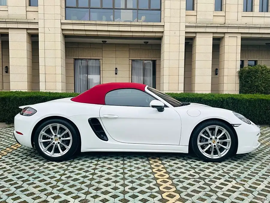 Porsche 718 2018 Model Boxster 2.0T