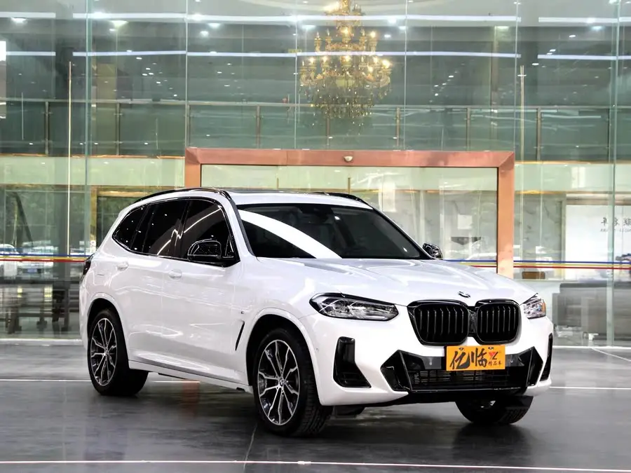 بي ام دبليو X3 2023 فئة xDrive30i الطراز الرائد طقم M ليلي الأسود