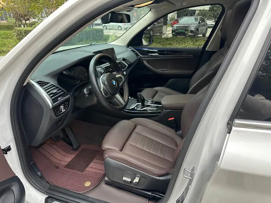 2021 BMW X3 xDrive25i Luxury Package