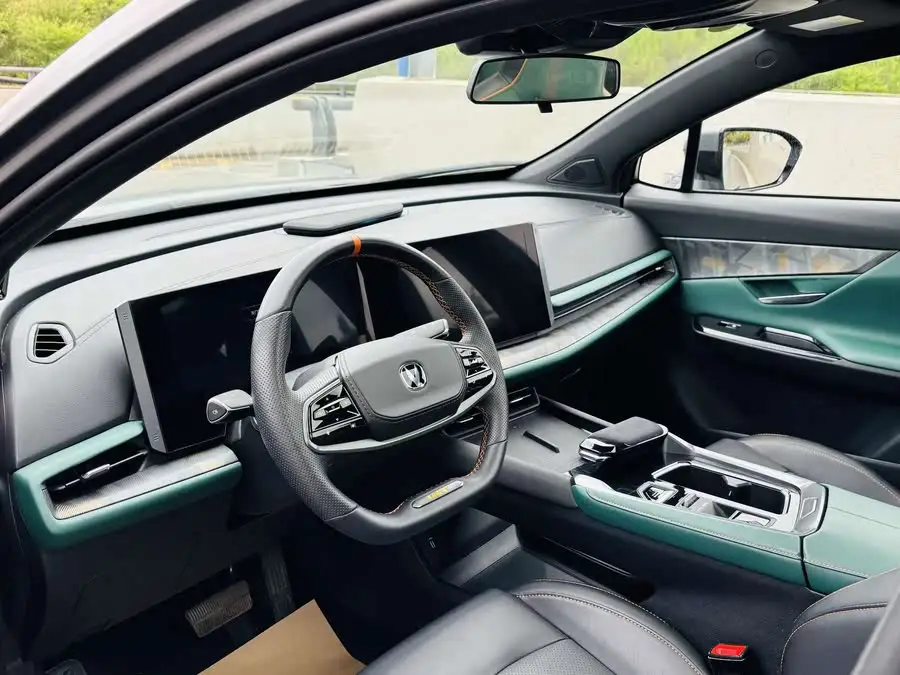 شانجان UNI-T 2023 الجيل الثاني 1.5T نسخة رياضية رائدة