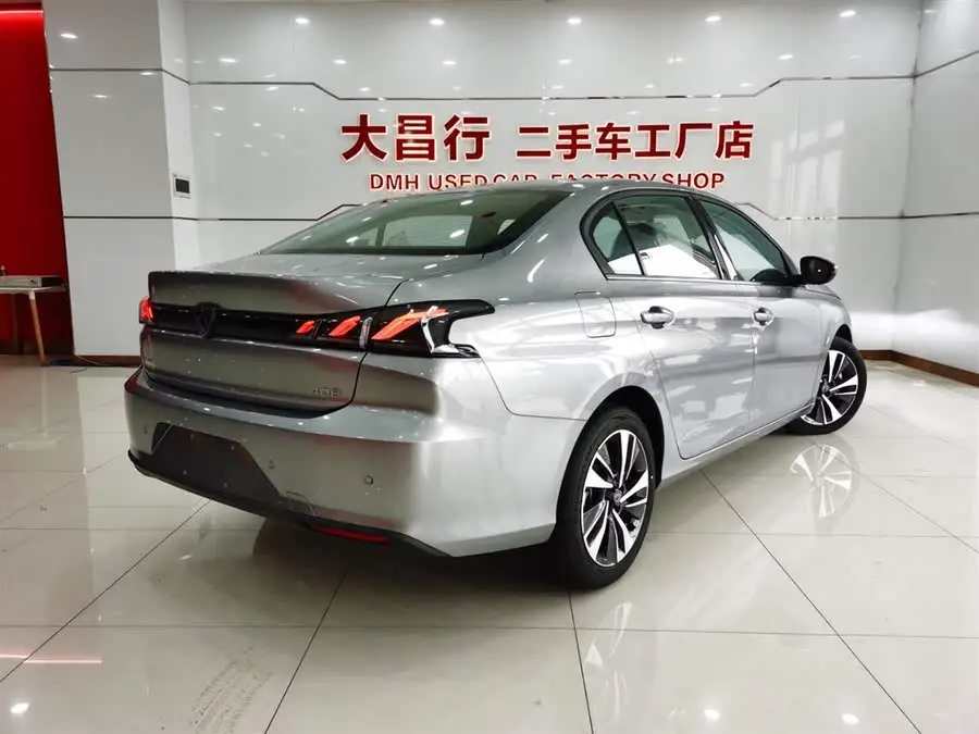 Peugeot 408 2022 1.6T Pursuit Edition