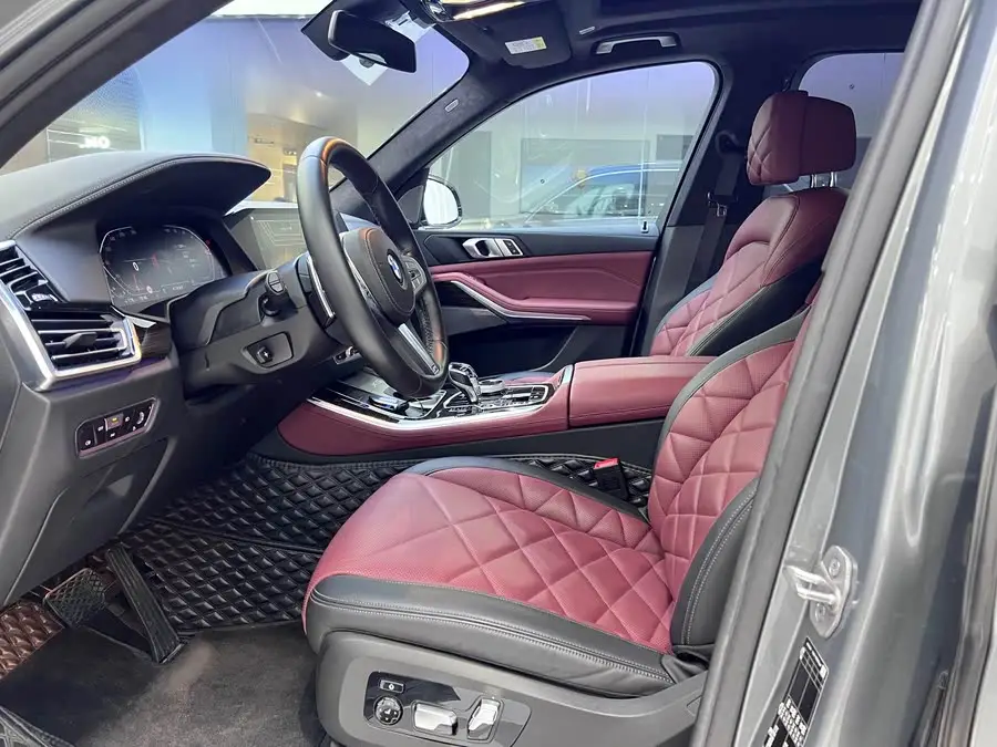 بي إم دبليو X5 2022 xDrive 40Li حزمة M الرياضية